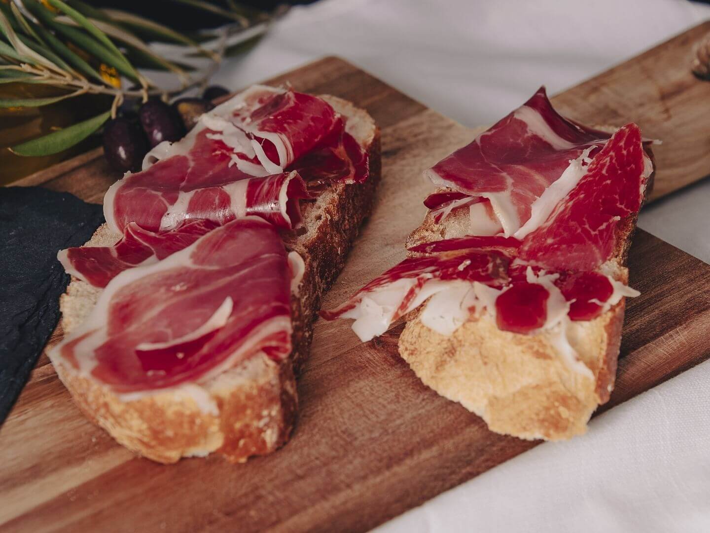 5 luismulero-corte-jamon-iberico-deshuesado-loncheado-perfilado-fregenal